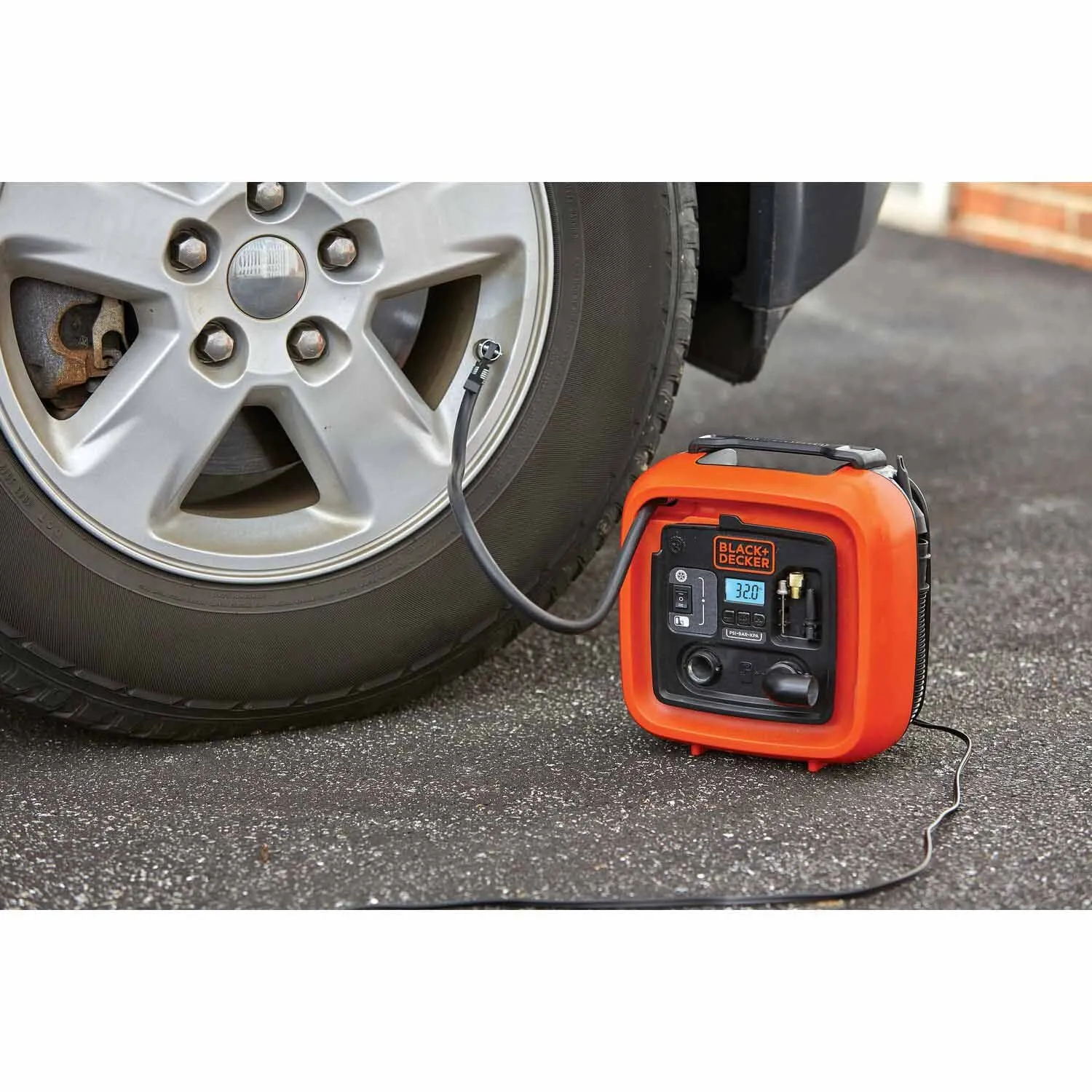 Black & Decker BDINF12C 12V DC Multi-Purpose Inflator