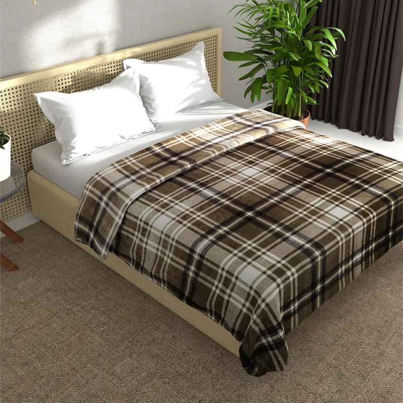 Kleo Checkered Micro Fiber Blanket  - 250 GSM