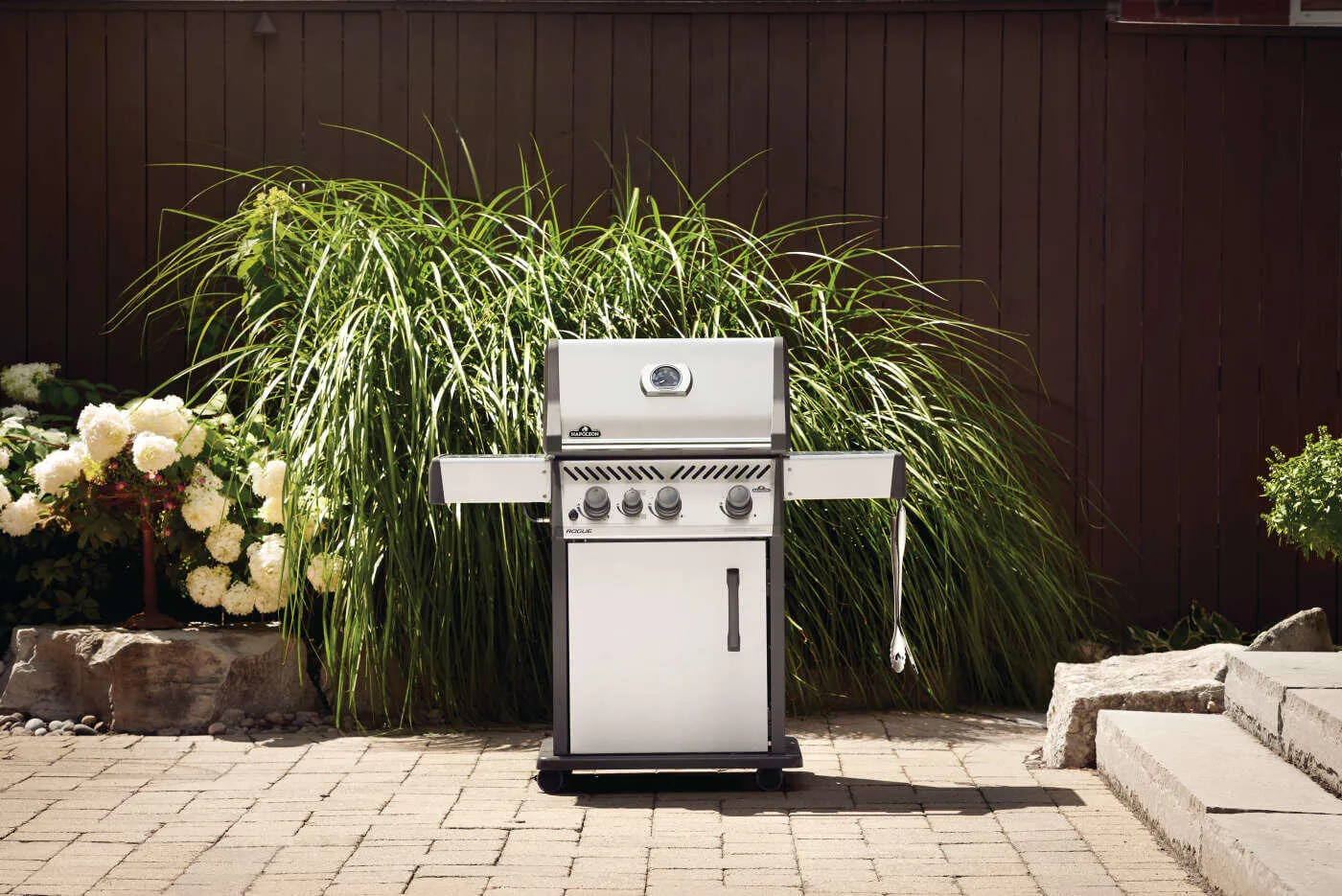 Rogue® XT 425 SIB

with Infrared Side Burner By Napoleon