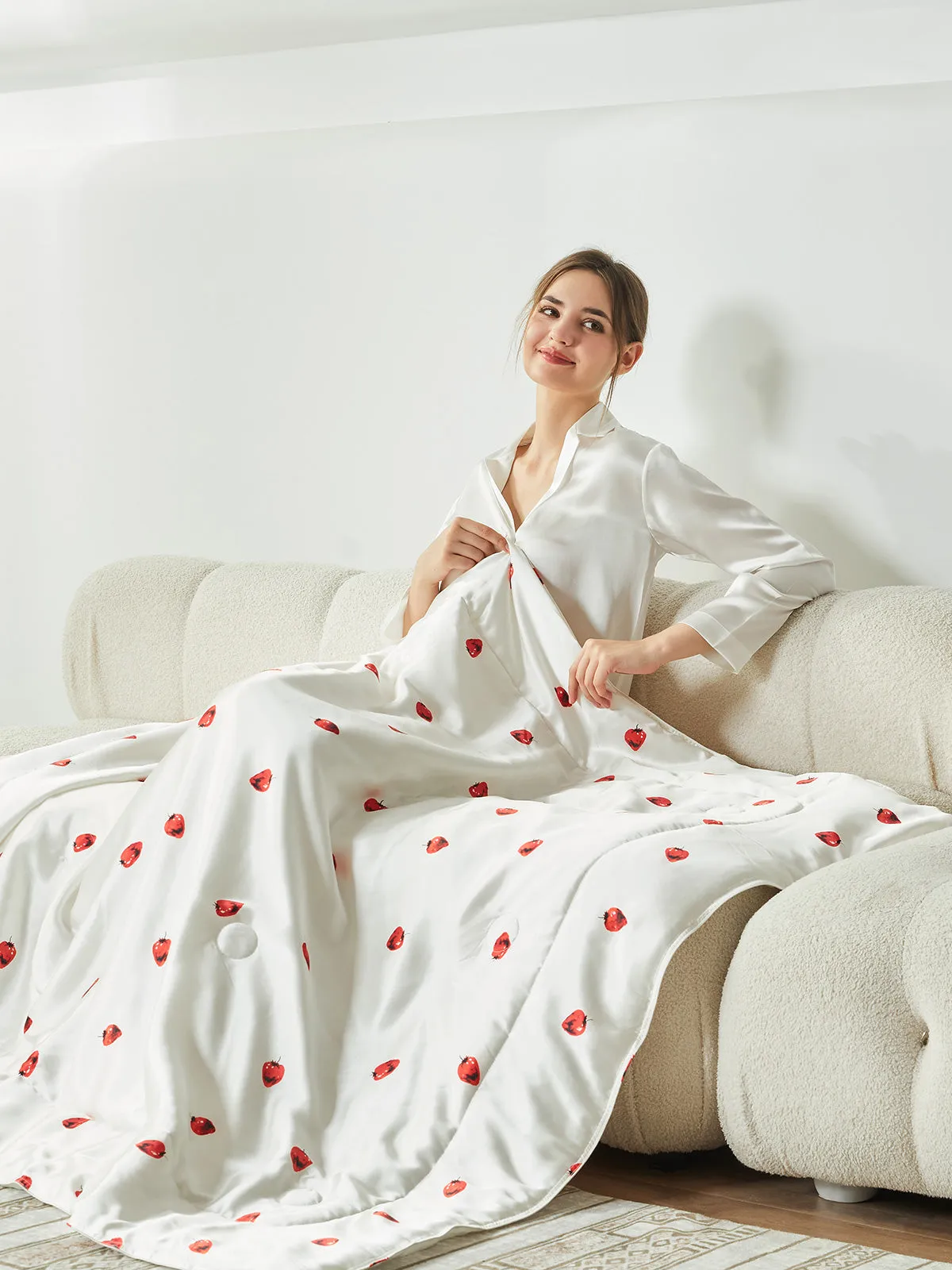 Strawberry Pattern Silk Blanket