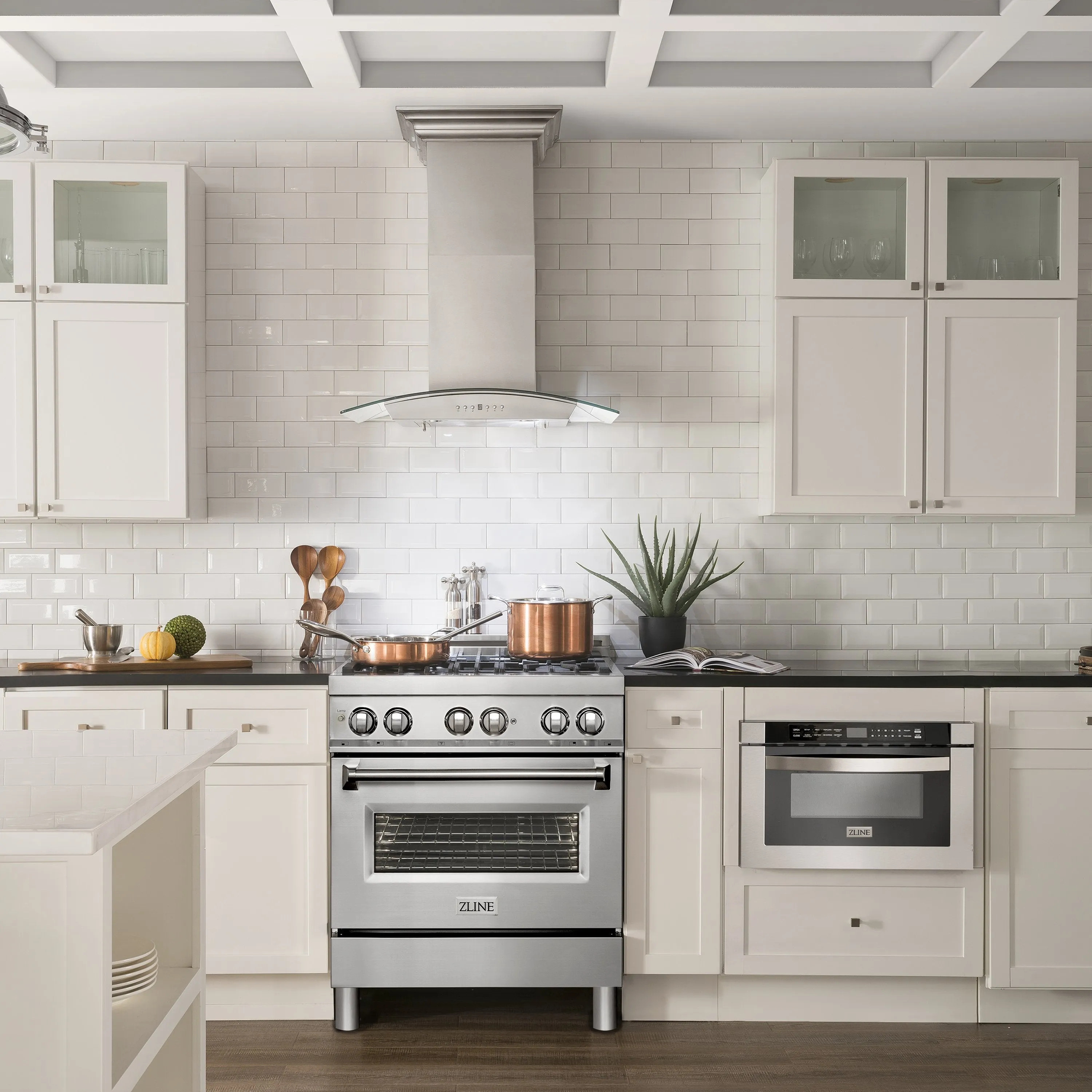 ZLINE 30" Professional Stainless Steel 4.0 CU.FT. 4 Gas Burner/Electric Oven Range (RA30)