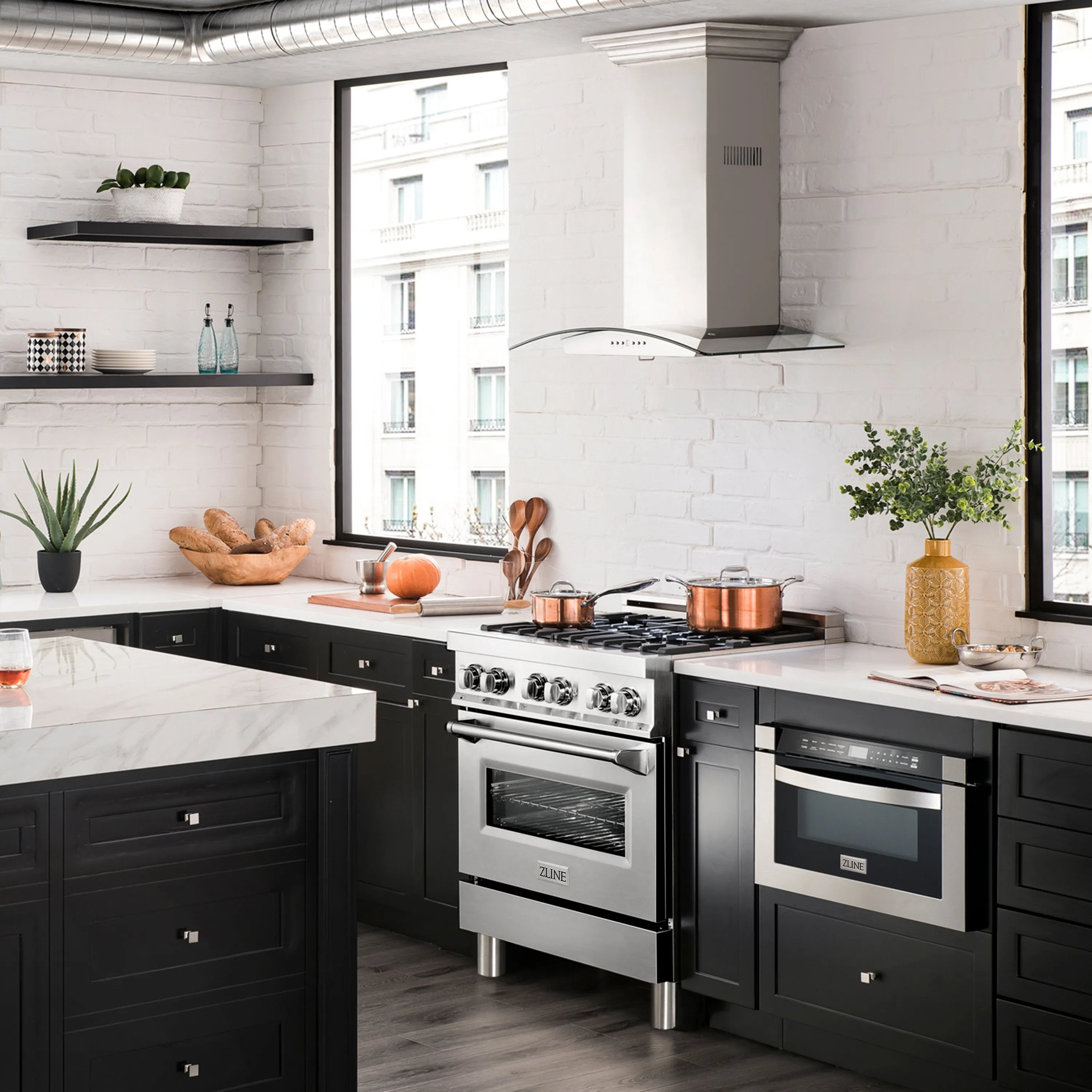 ZLINE 30" Professional Stainless Steel 4.0 CU.FT. 4 Gas Burner/Electric Oven Range (RA30)